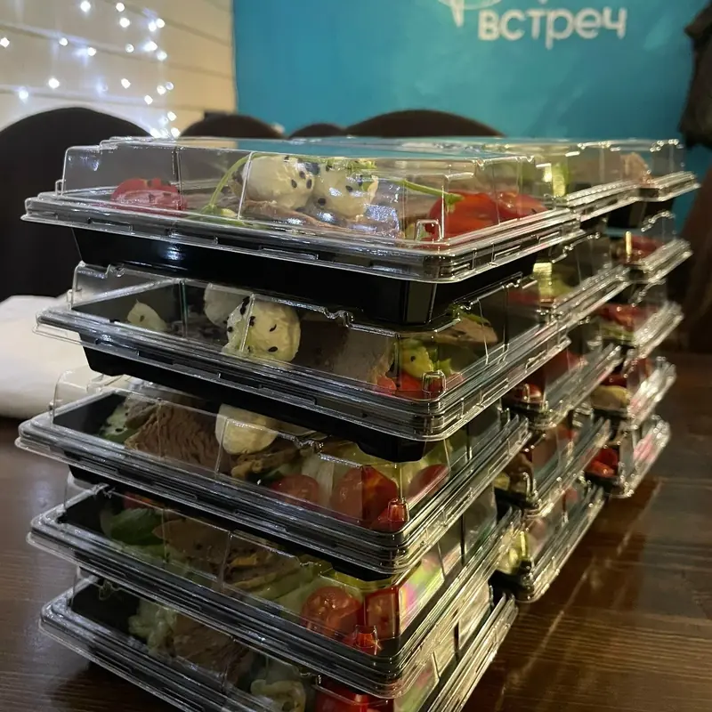Подносы с закусками для фуршета